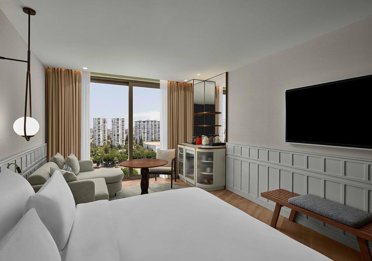 Akra Antalya Hotel Bagian luar foto A typical room at the hotel