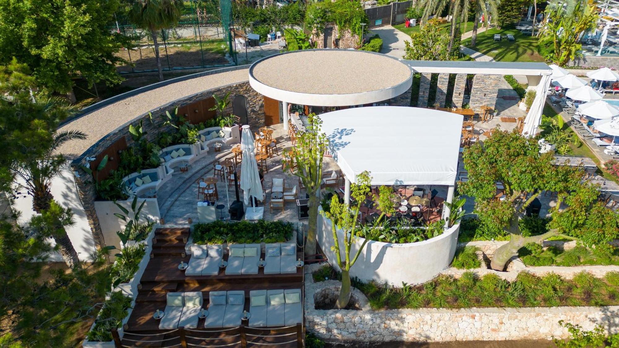 Akra Antalya Hotel Bagian luar foto The park's central fountain